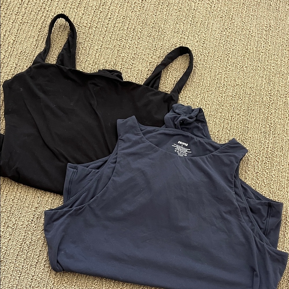 Set of two skims body suits